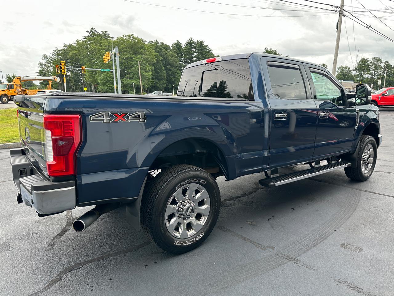 Ford F-250 SD Lariat Crew Cab Short Bed 4WD 2017