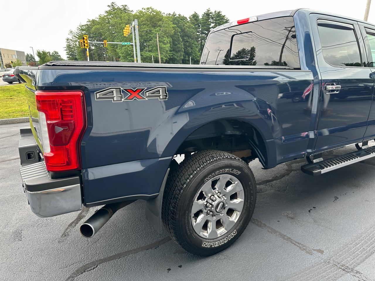 Ford F-250 SD Lariat Crew Cab Short Bed 4WD 2017