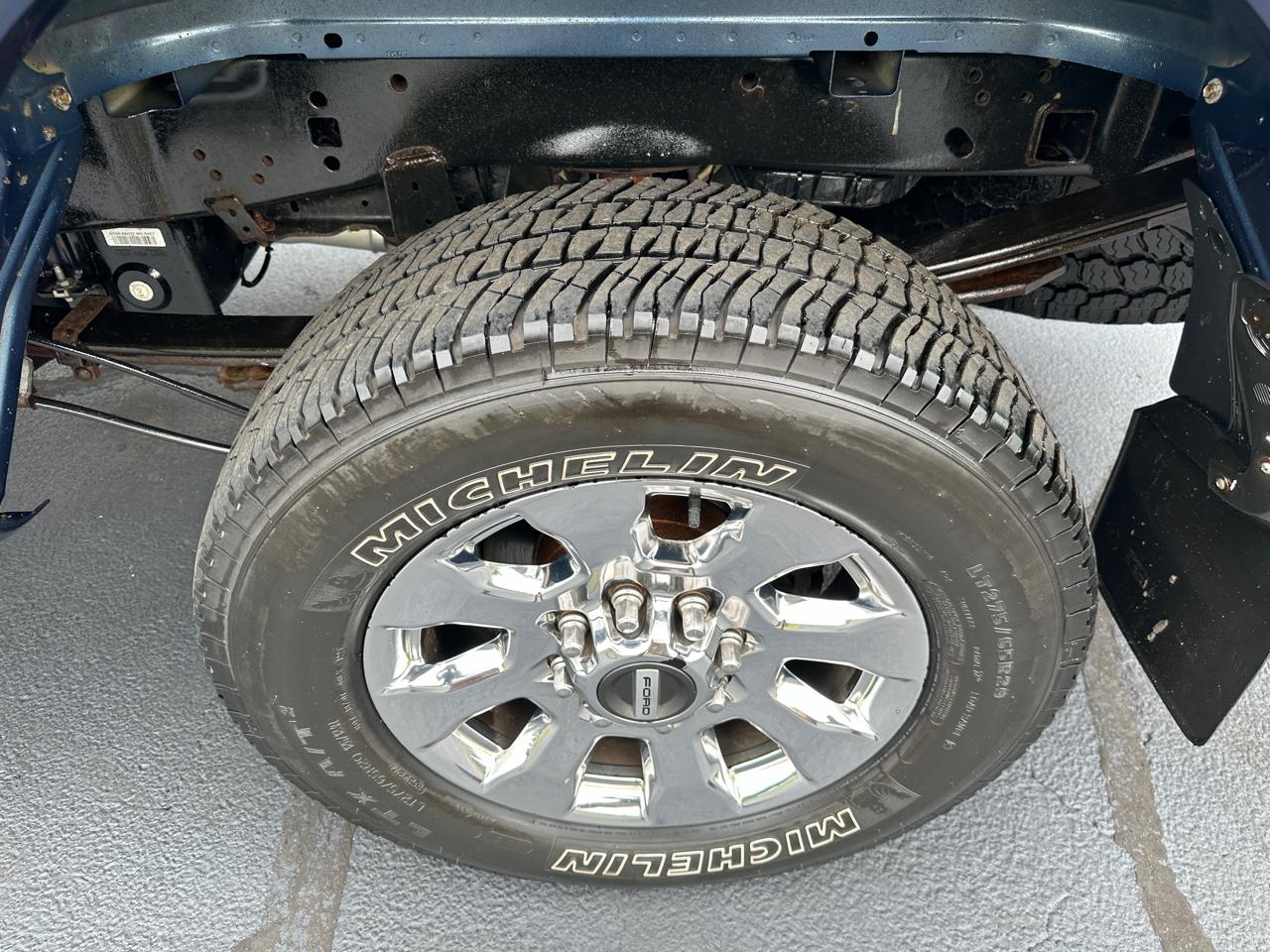 Ford F-250 SD Lariat Crew Cab Short Bed 4WD 2017