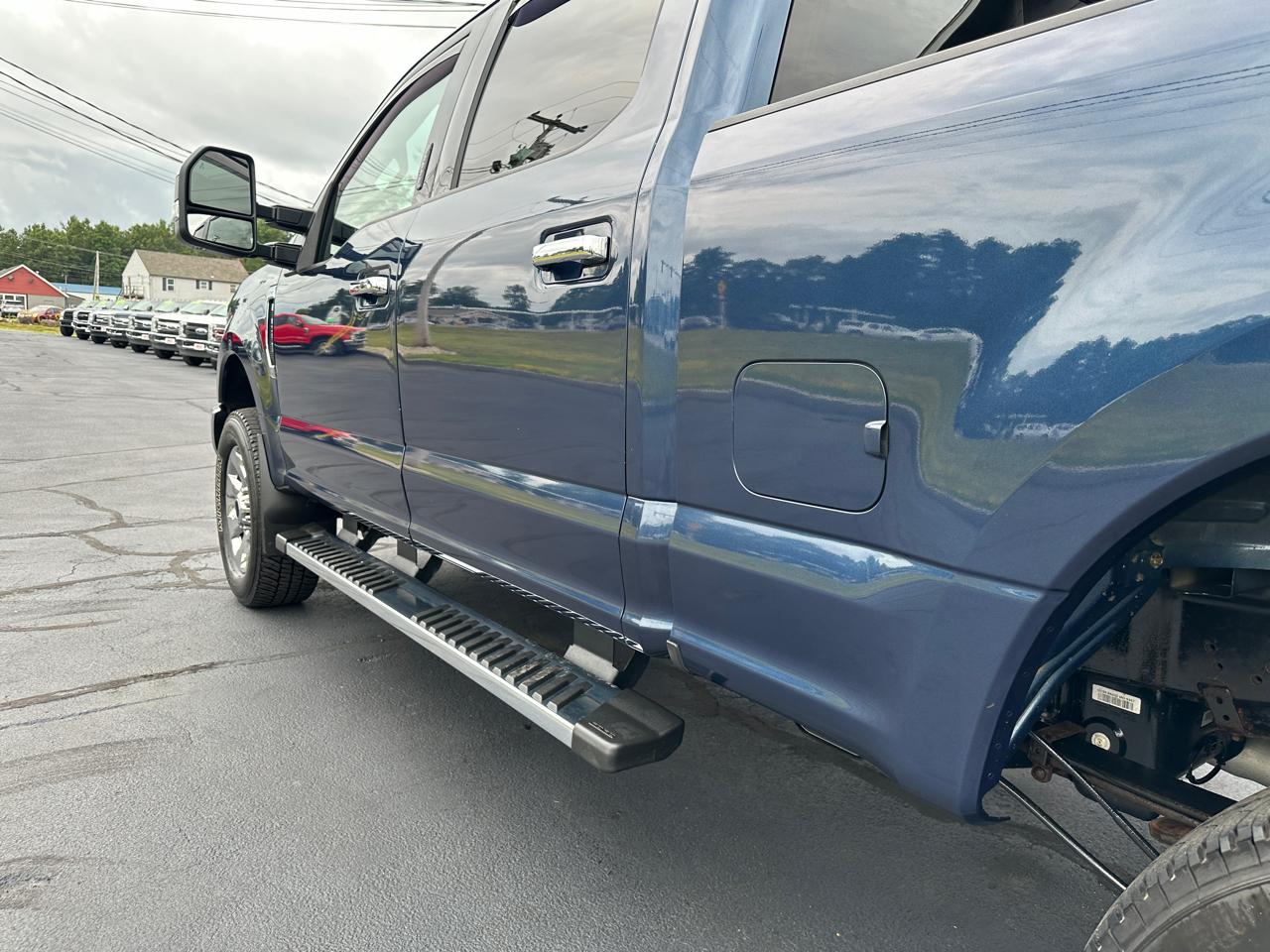 Ford F-250 SD Lariat Crew Cab Short Bed 4WD 2017