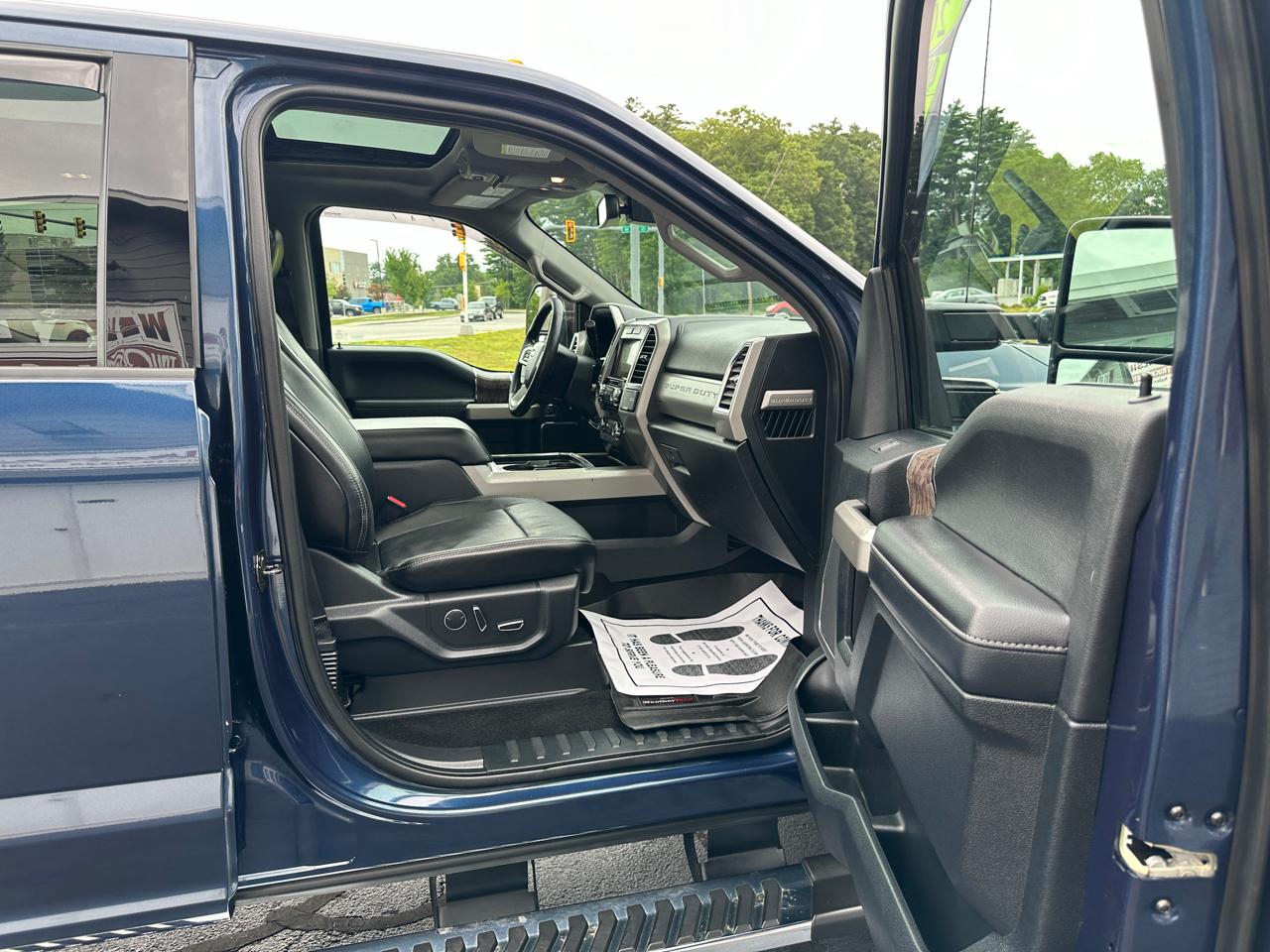 Ford F-250 SD Lariat Crew Cab Short Bed 4WD 2017