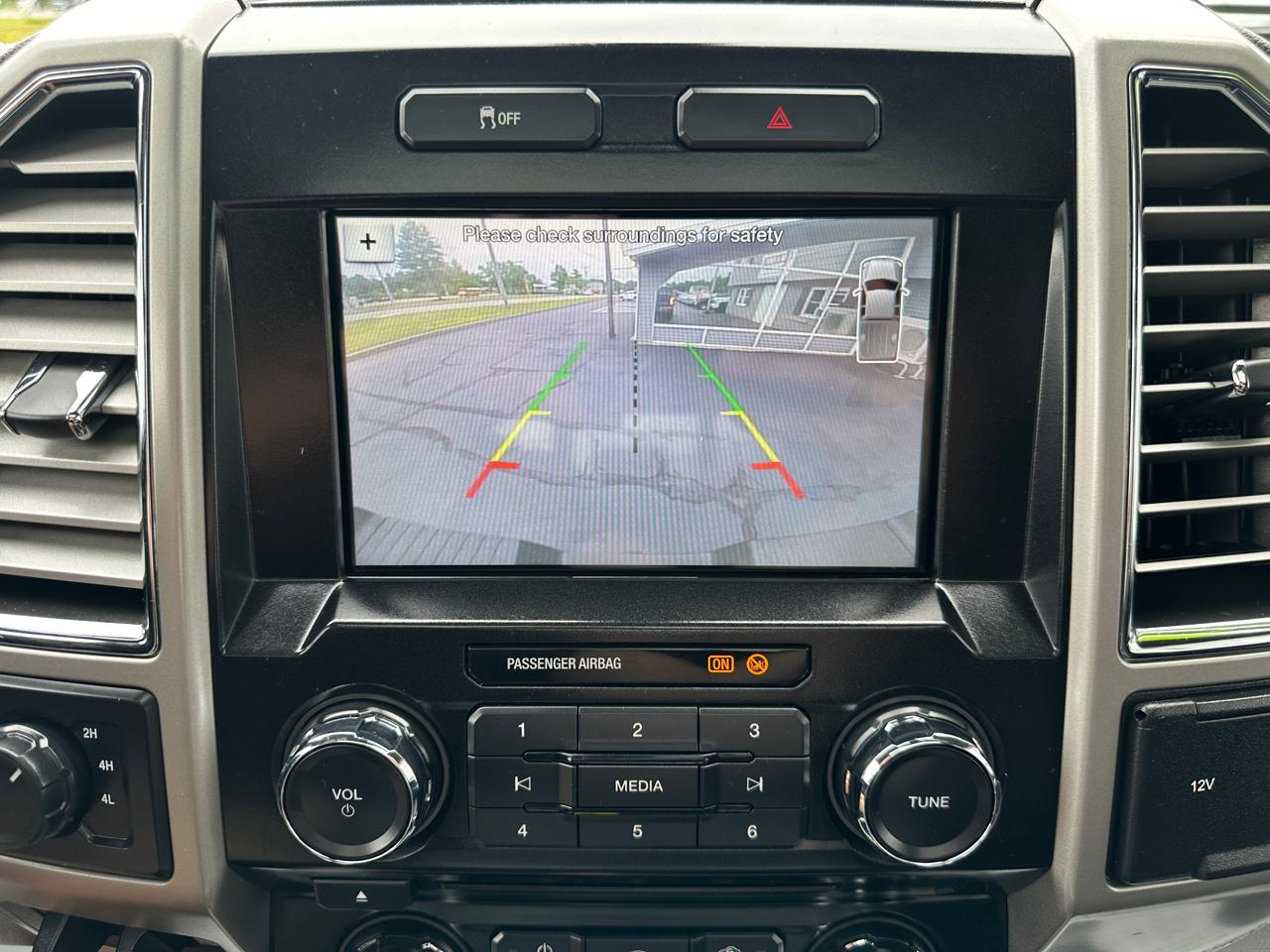 Ford F-250 SD Lariat Crew Cab Short Bed 4WD 2017