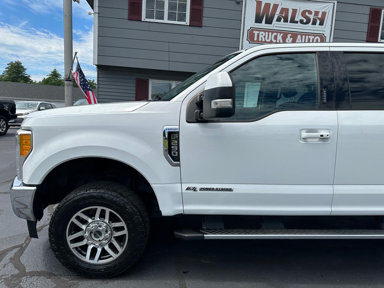 Ford F-250 SD Lariat Crew Cab 4WD 2017