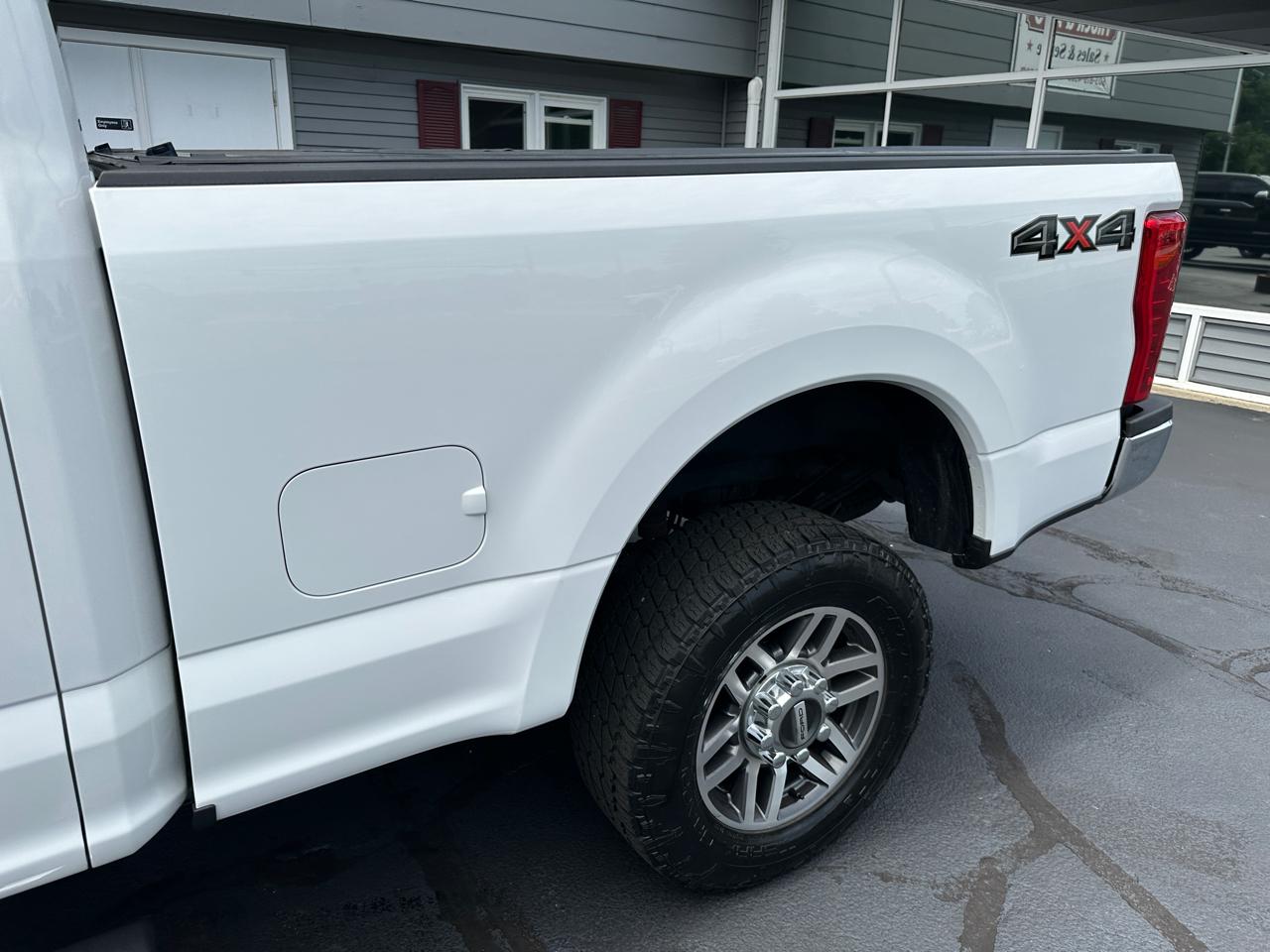 Ford F-250 SD Lariat Crew Cab 4WD 2017