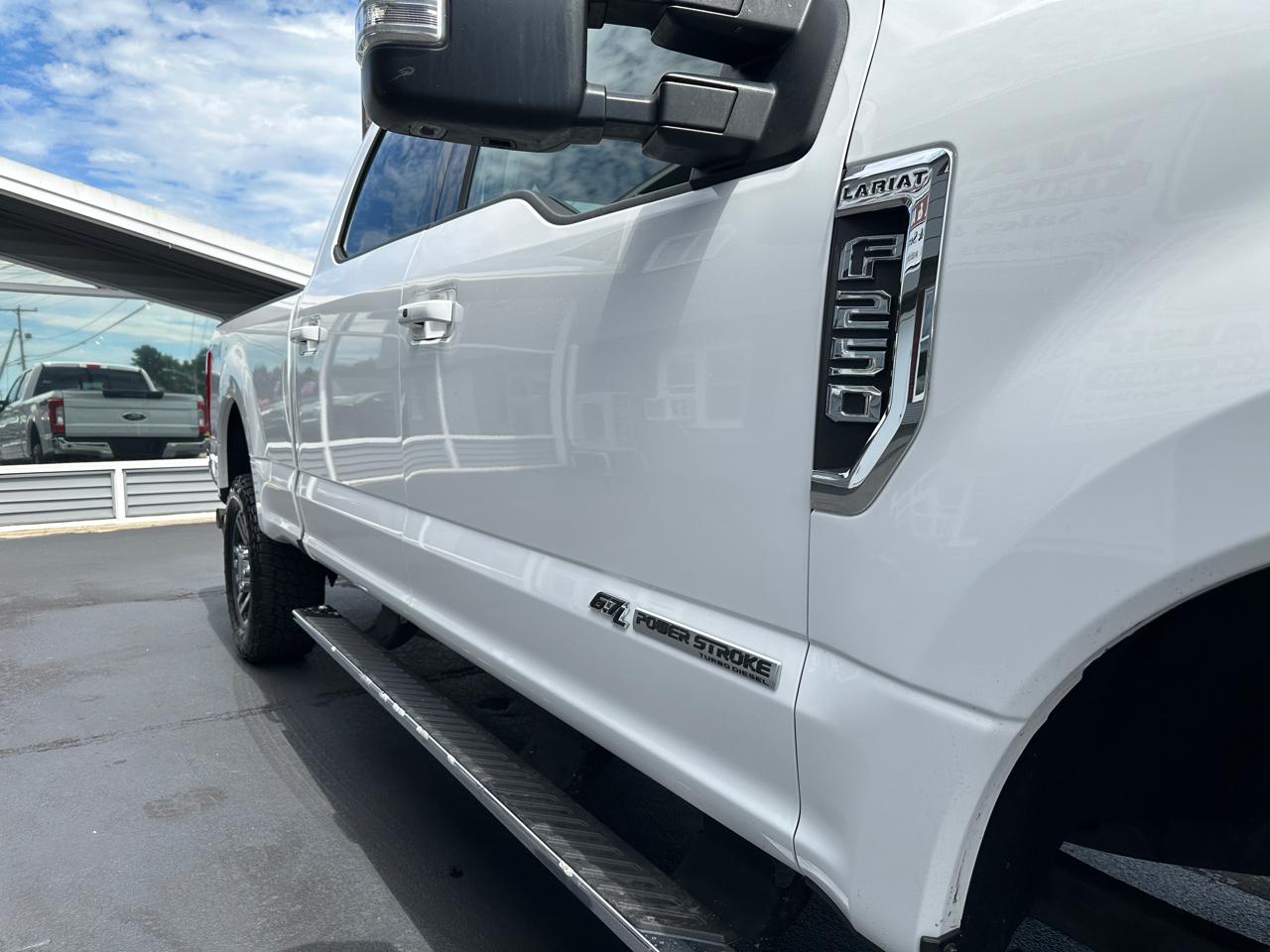 Ford F-250 SD Lariat Crew Cab 4WD 2017
