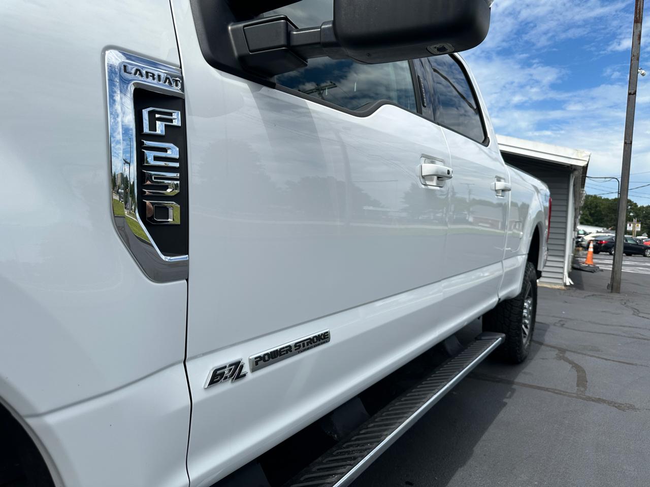 Ford F-250 SD Lariat Crew Cab 4WD 2017