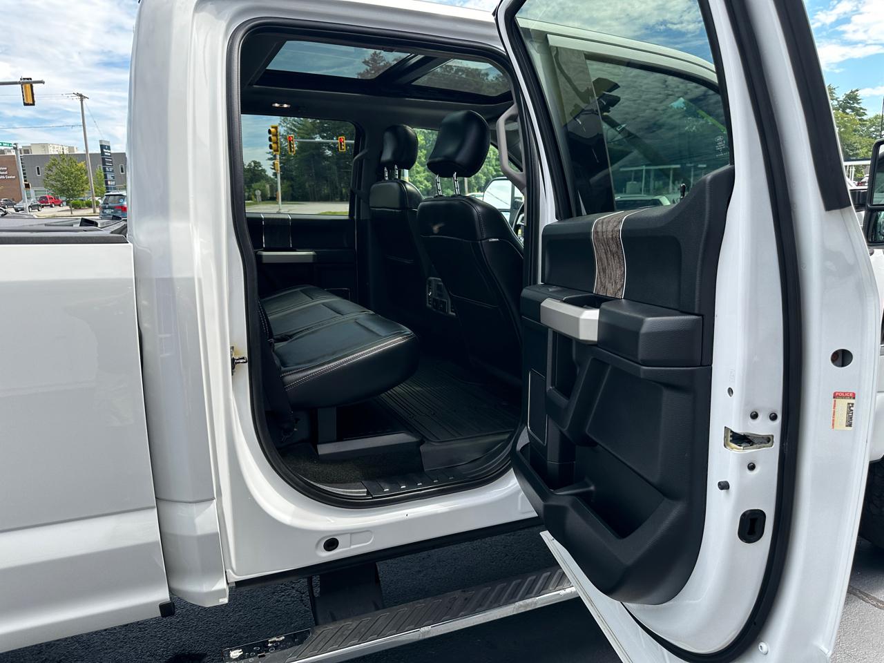 Ford F-250 SD Lariat Crew Cab 4WD 2017