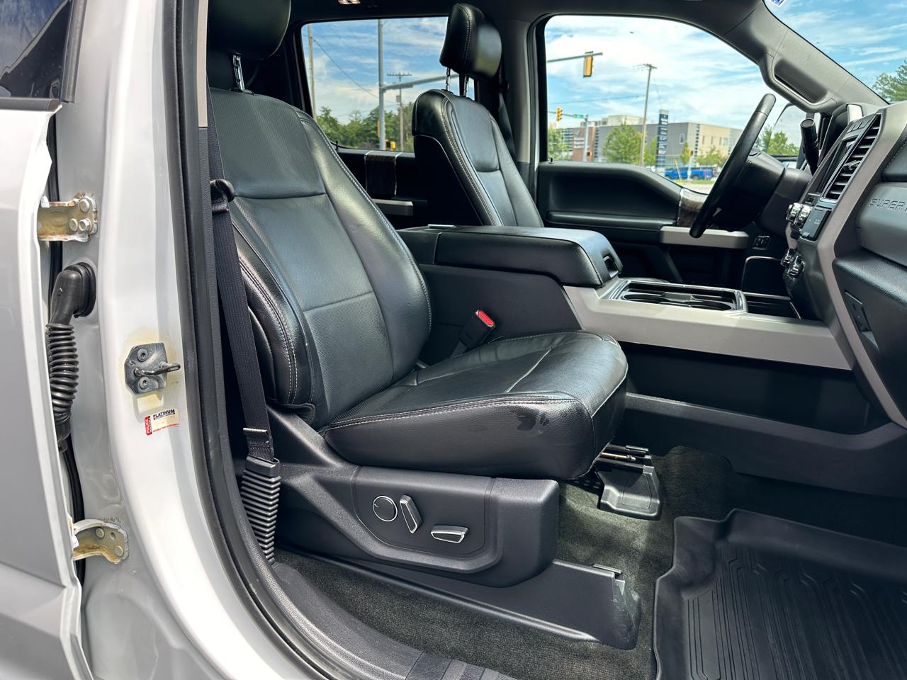 Ford F-250 SD Lariat Crew Cab 4WD 2017
