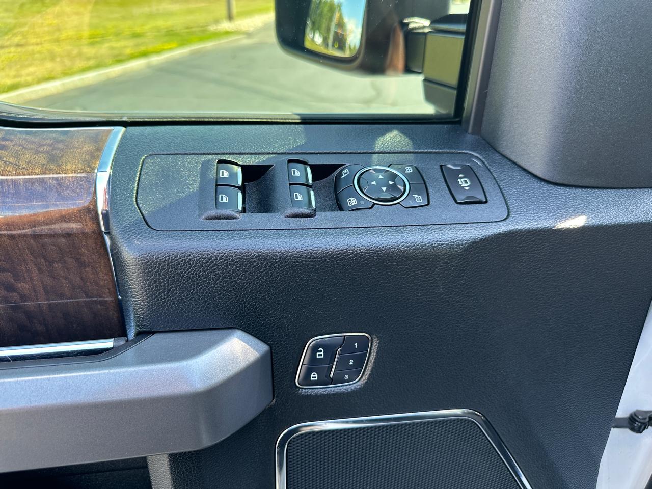 Ford F-350 SD Platinum Crew Cab 4WD 2017