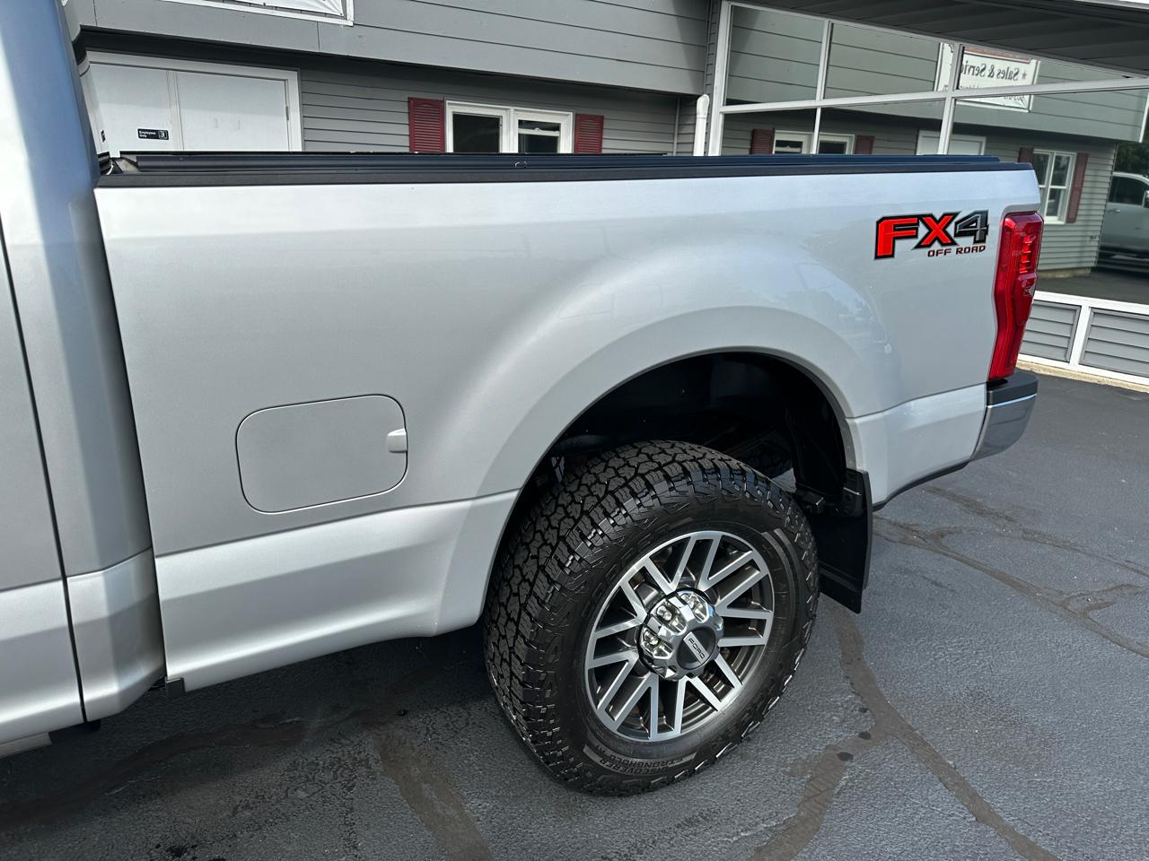 Ford F-350 SD Lariat Crew Cab 4WD 2017