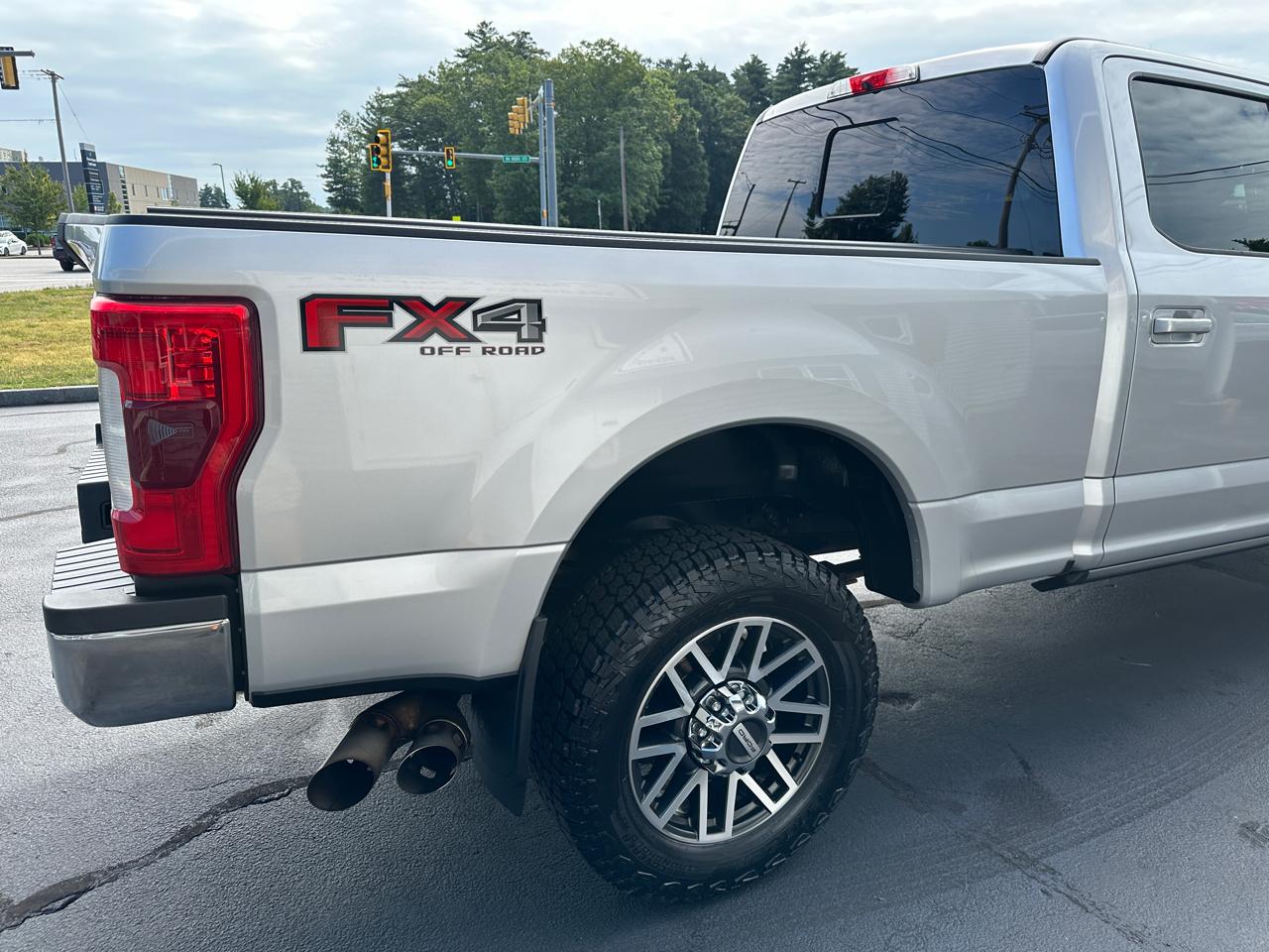 Ford F-350 SD Lariat Crew Cab 4WD 2017