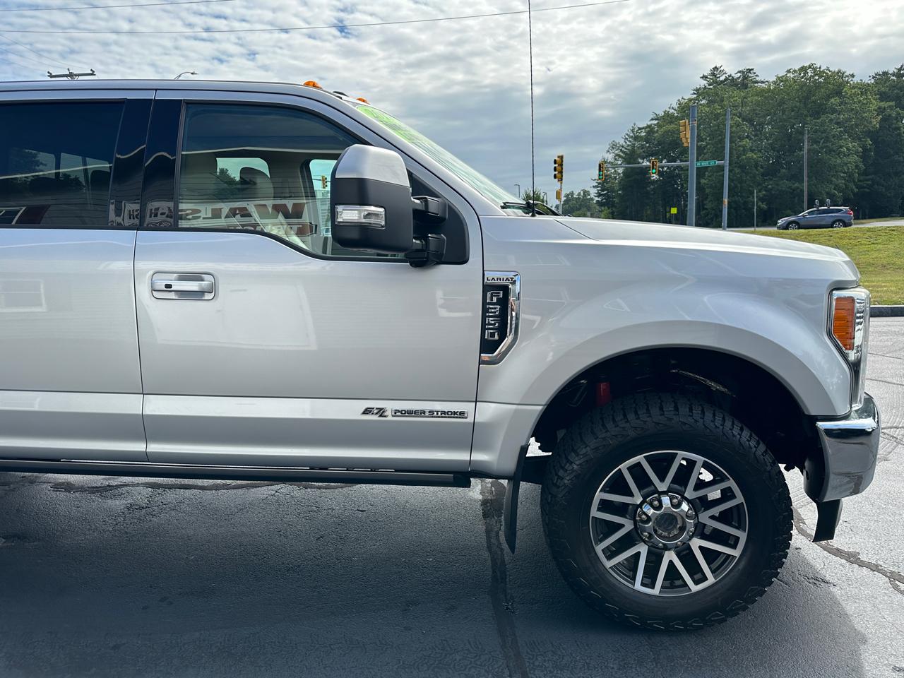 Ford F-350 SD Lariat Crew Cab 4WD 2017