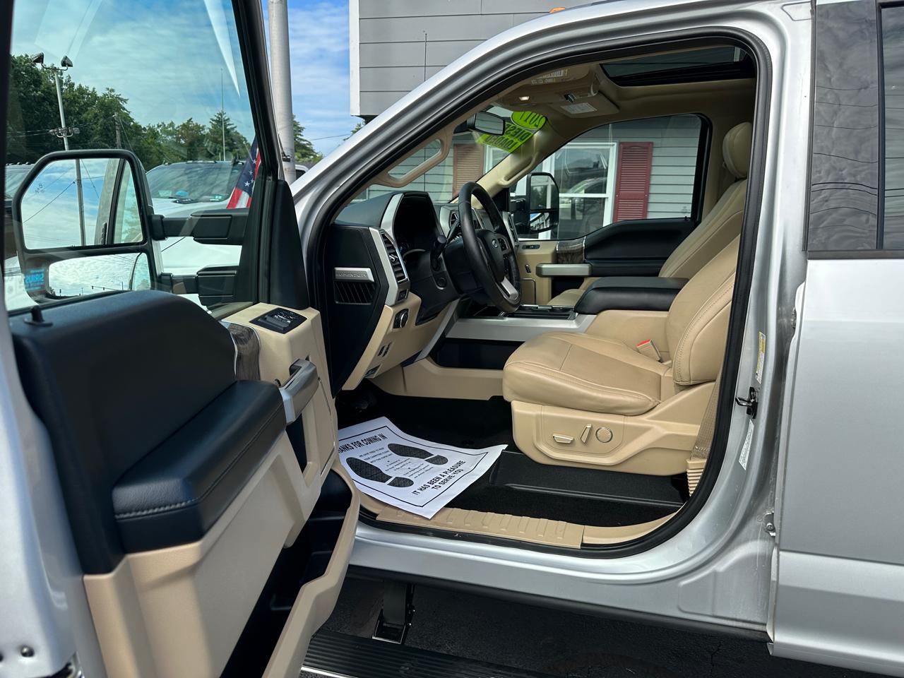 Ford F-350 SD Lariat Crew Cab 4WD 2017