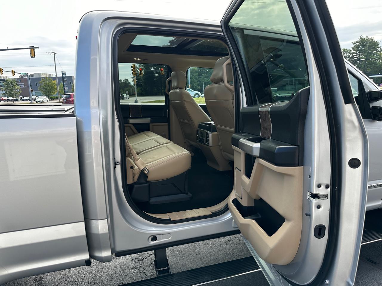 Ford F-350 SD Lariat Crew Cab 4WD 2017