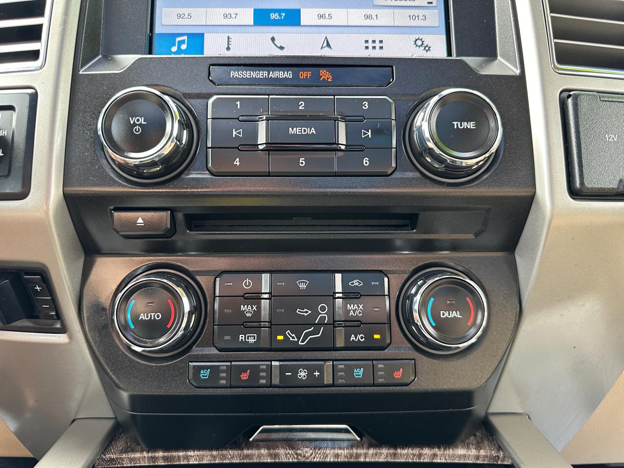Ford F-350 SD Lariat Crew Cab 4WD 2017