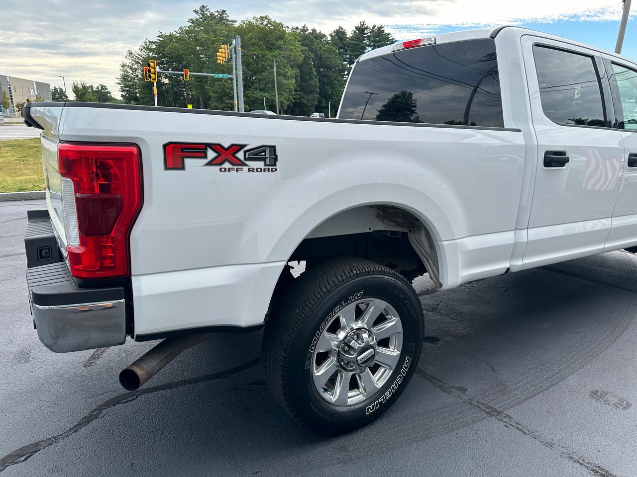 Ford F-250 SD XLT Crew Cab Short Bed 4WD 2017