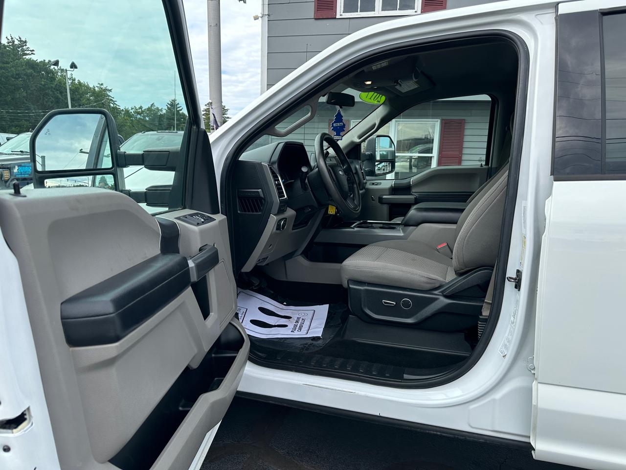 Ford F-250 SD XLT Crew Cab Short Bed 4WD 2017