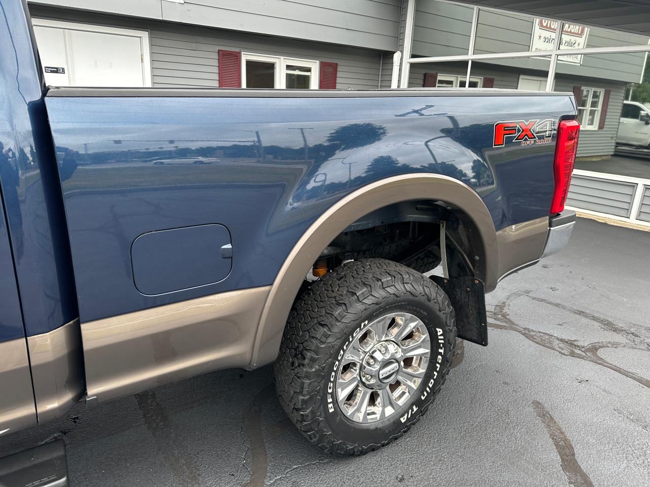 Ford F-250 SD Lariat Crew Cab 4WD 2017