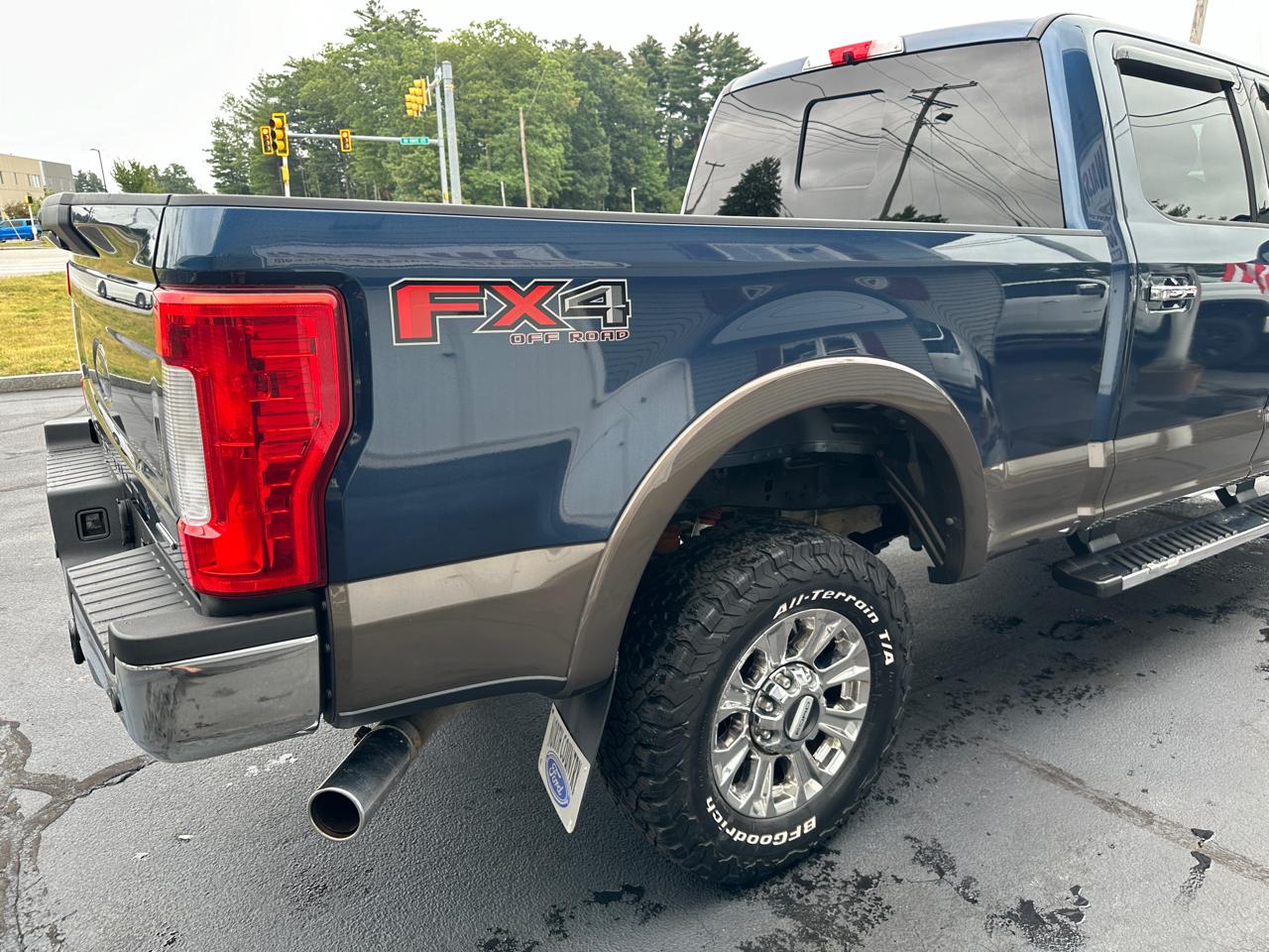 Ford F-250 SD Lariat Crew Cab 4WD 2017