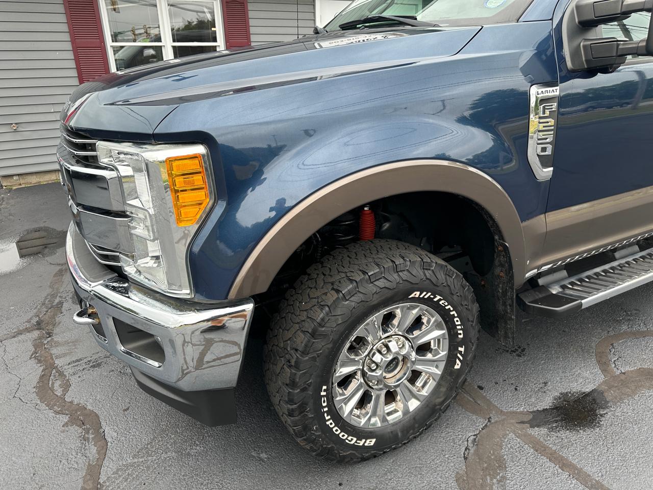 Ford F-250 SD Lariat Crew Cab 4WD 2017