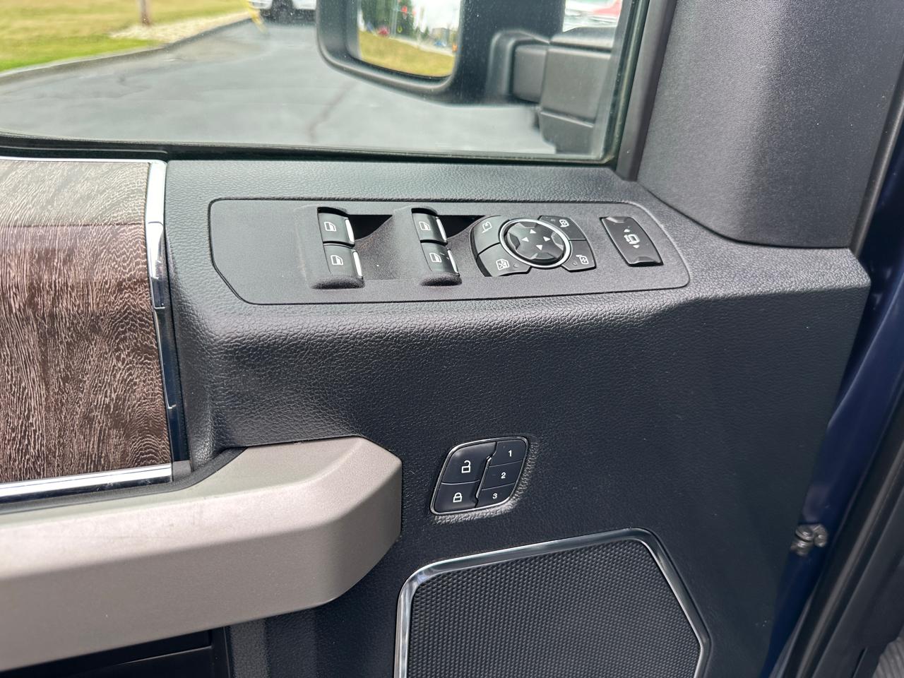 Ford F-250 SD Lariat Crew Cab 4WD 2017