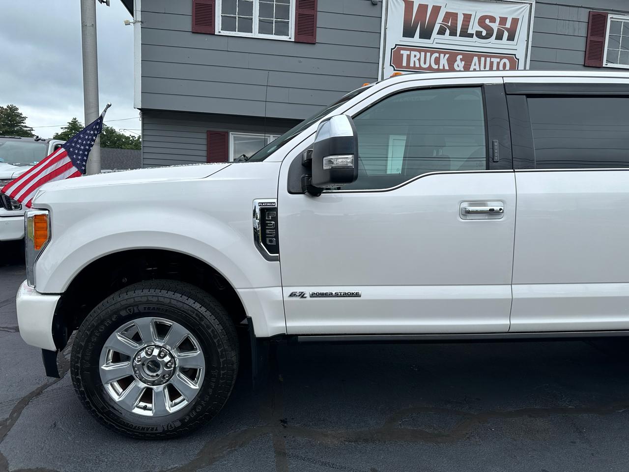 Ford F-350 SD Platinum Crew Cab 4WD 2018