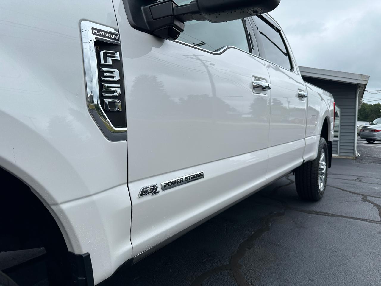 Ford F-350 SD Platinum Crew Cab 4WD 2018