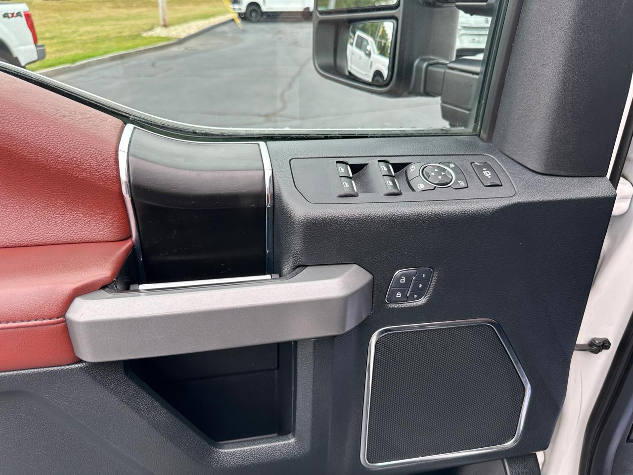 Ford F-350 SD Platinum Crew Cab 4WD 2018