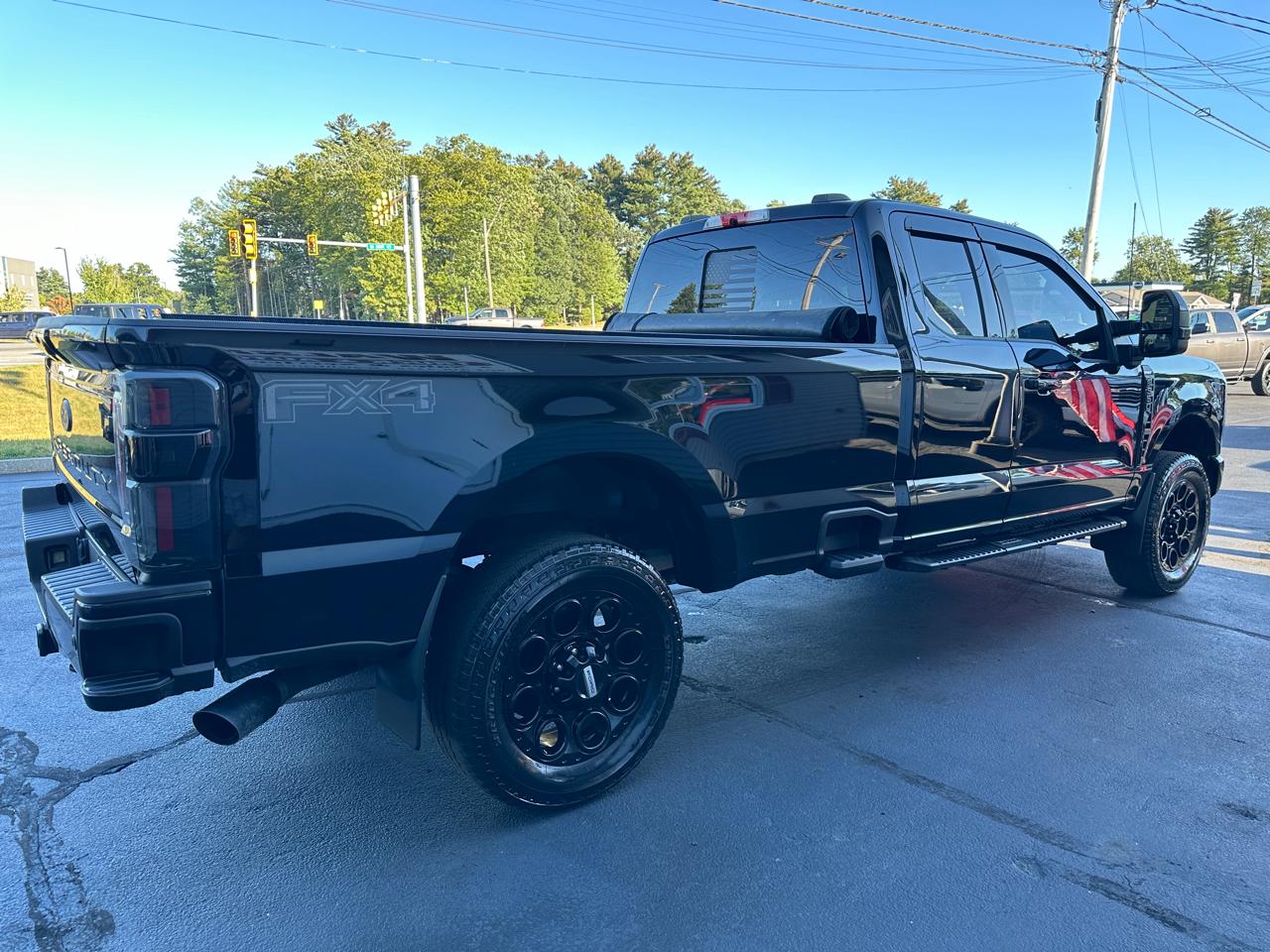 Ford F-350 SD Lariat SuperCab Long Bed 4WD 2023