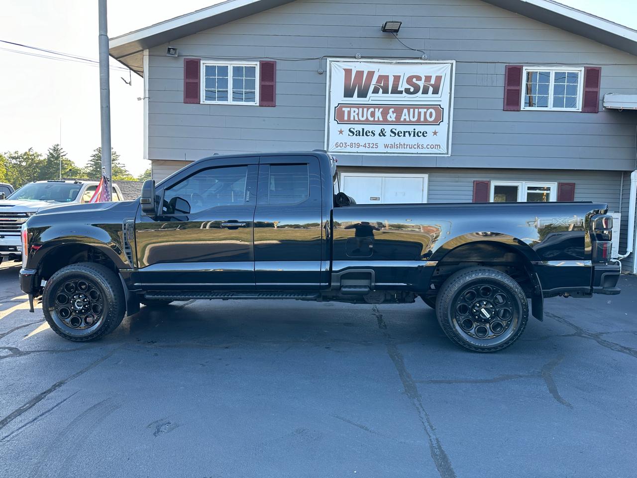 Ford F-350 SD Lariat SuperCab Long Bed 4WD 2023