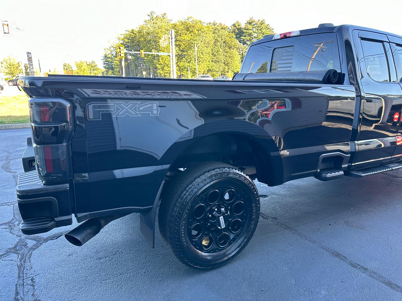 Ford F-350 SD Lariat SuperCab Long Bed 4WD 2023
