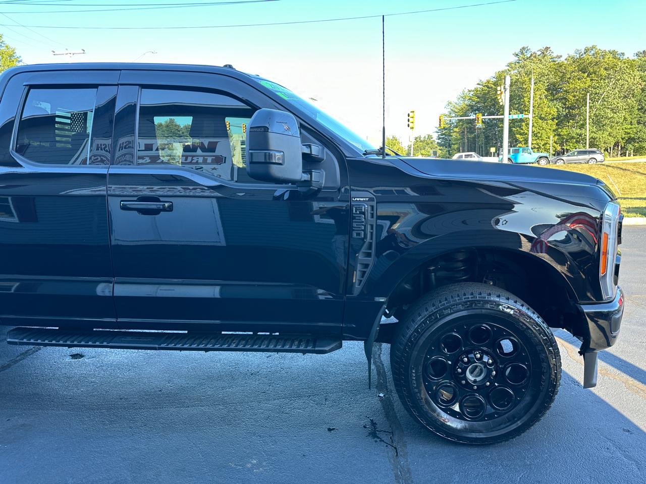 Ford F-350 SD Lariat SuperCab Long Bed 4WD 2023