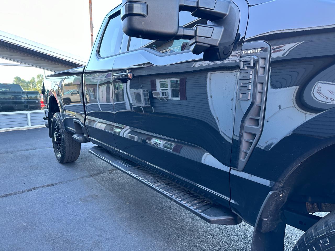 Ford F-350 SD Lariat SuperCab Long Bed 4WD 2023