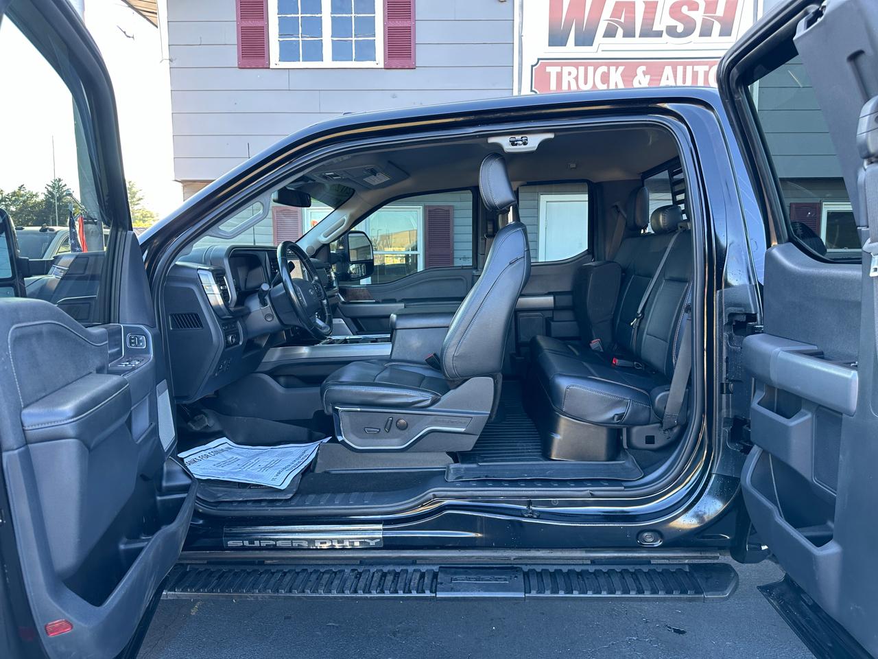 Ford F-350 SD Lariat SuperCab Long Bed 4WD 2023