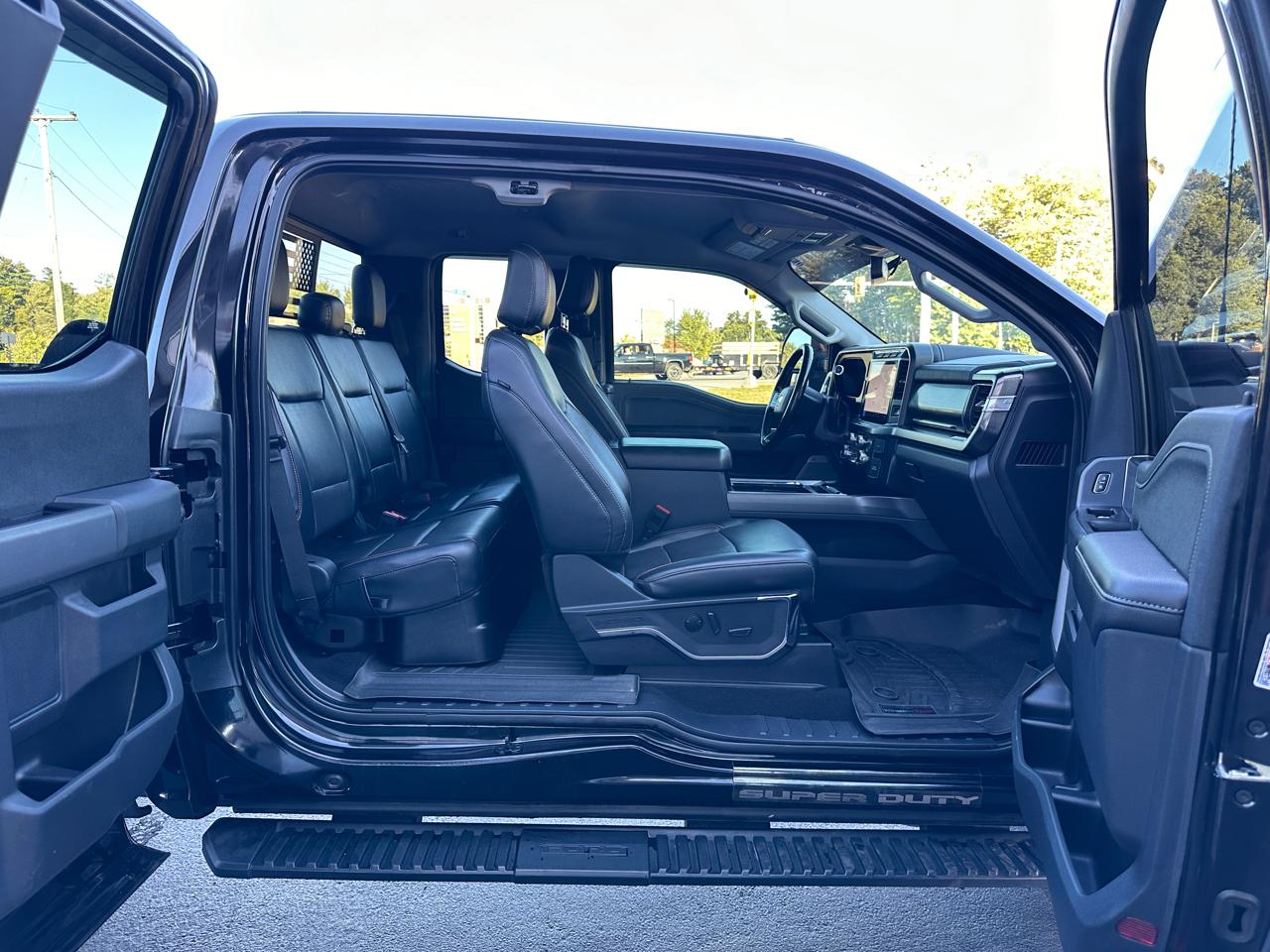 Ford F-350 SD Lariat SuperCab Long Bed 4WD 2023