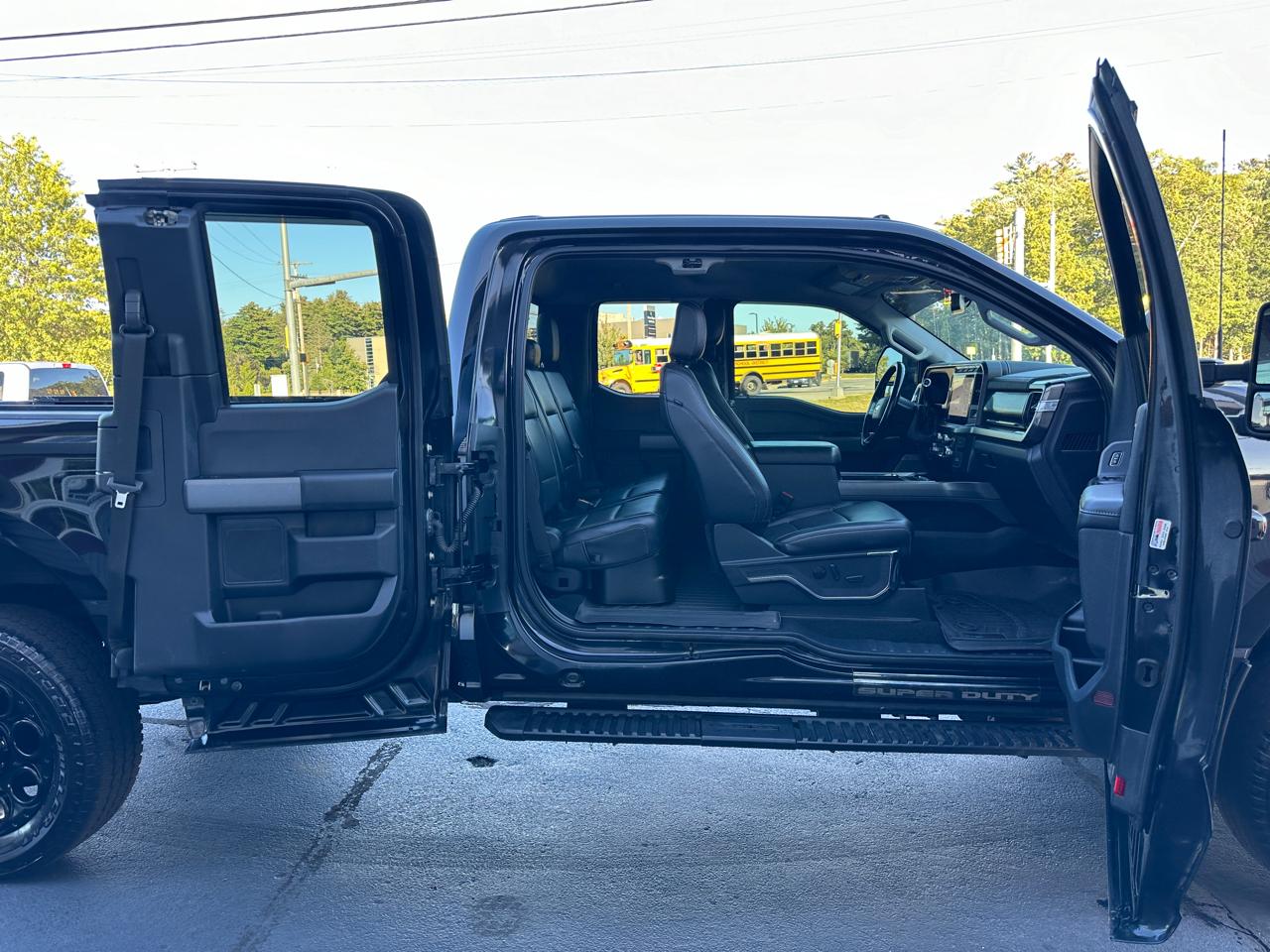 Ford F-350 SD Lariat SuperCab Long Bed 4WD 2023