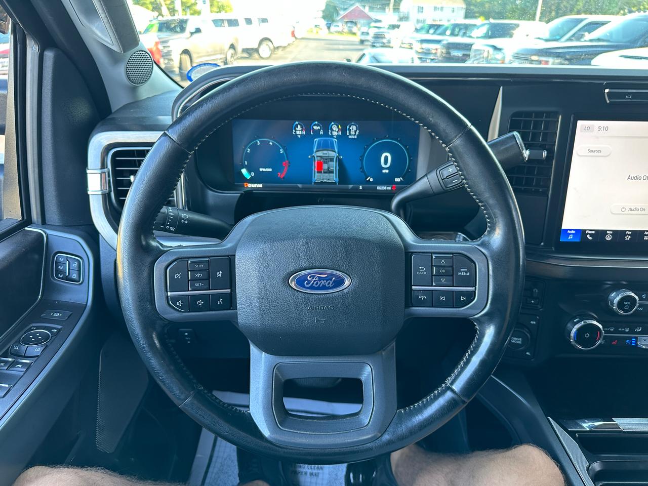 Ford F-350 SD Lariat SuperCab Long Bed 4WD 2023