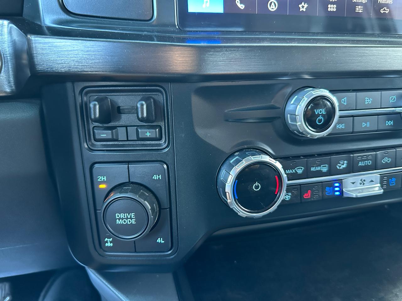 Ford F-350 SD Lariat SuperCab Long Bed 4WD 2023