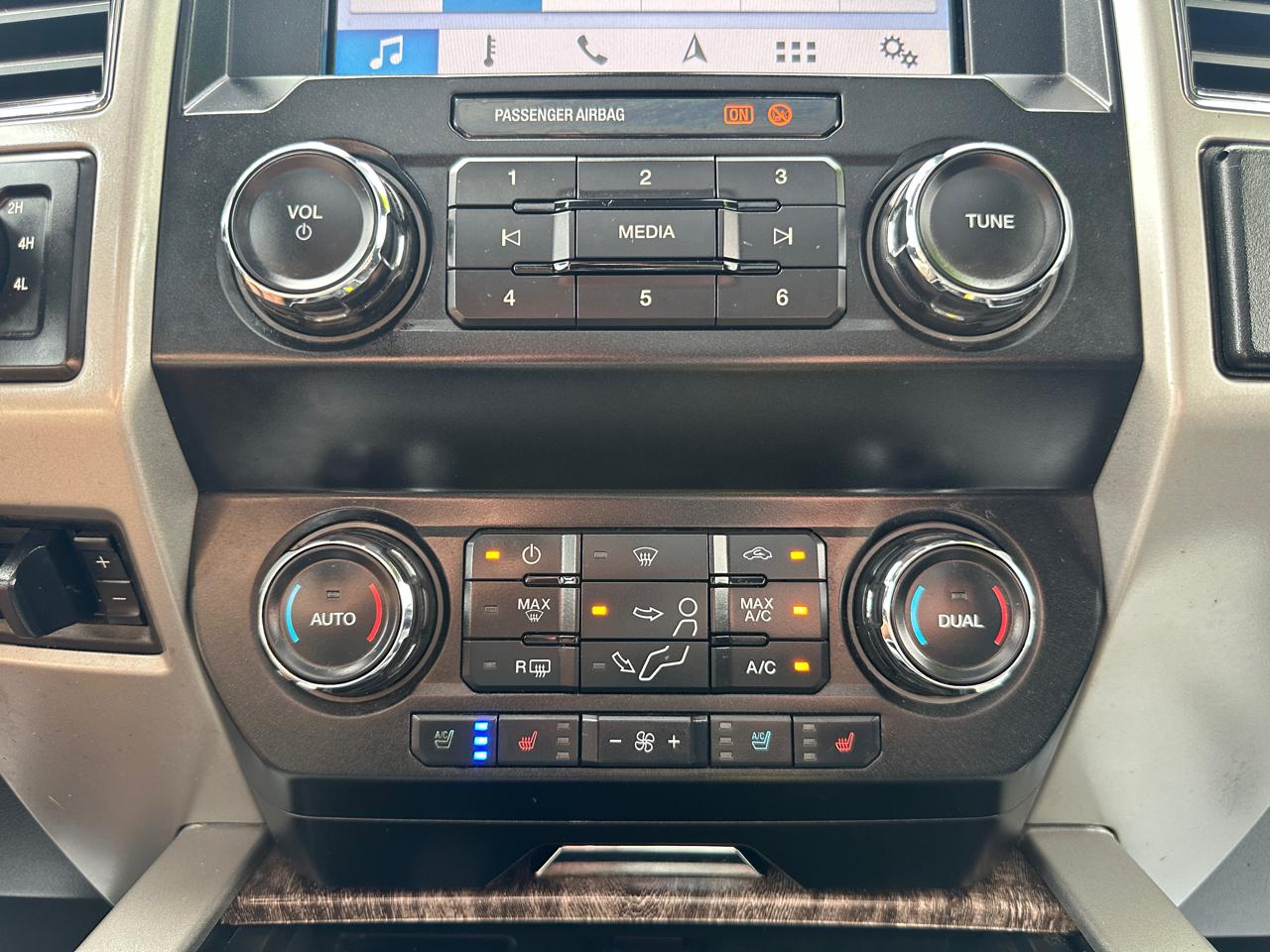 Ford F-350 SD Lariat Crew Cab 4WD 2019