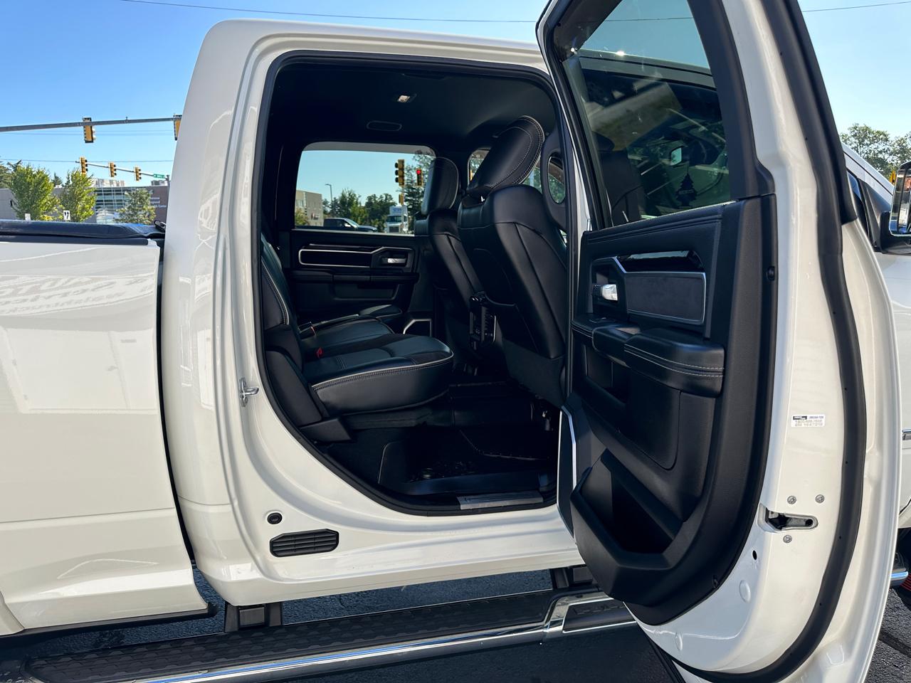 RAM 2500 Laramie Crew Cab 4WD 2019