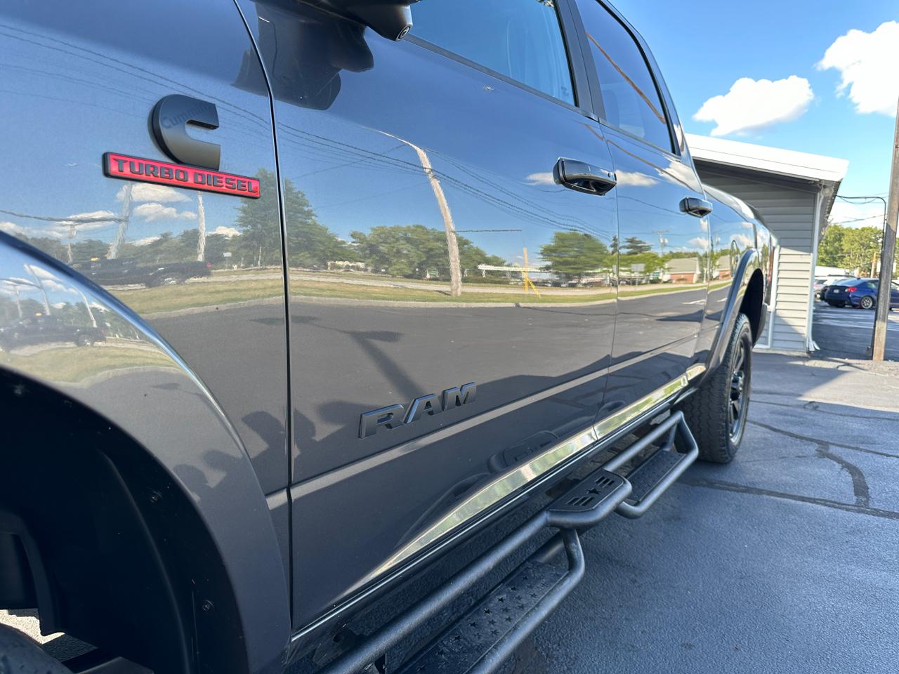 RAM 3500 Laramie Crew Cab SWB 4WD 2020