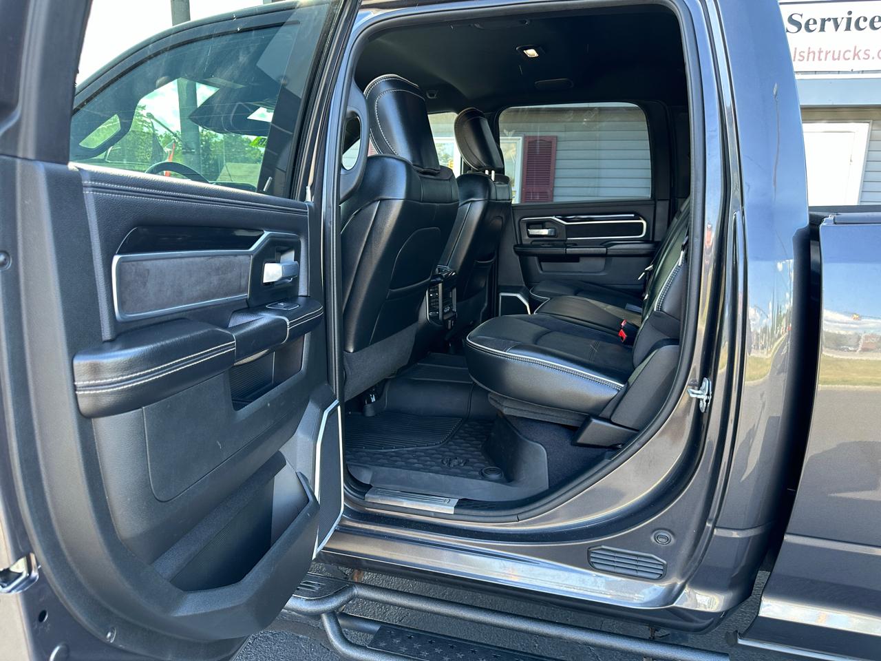 RAM 3500 Laramie Crew Cab SWB 4WD 2020