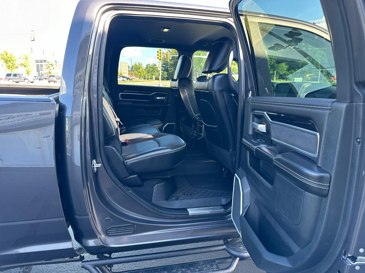 RAM 3500 Laramie Crew Cab SWB 4WD 2020