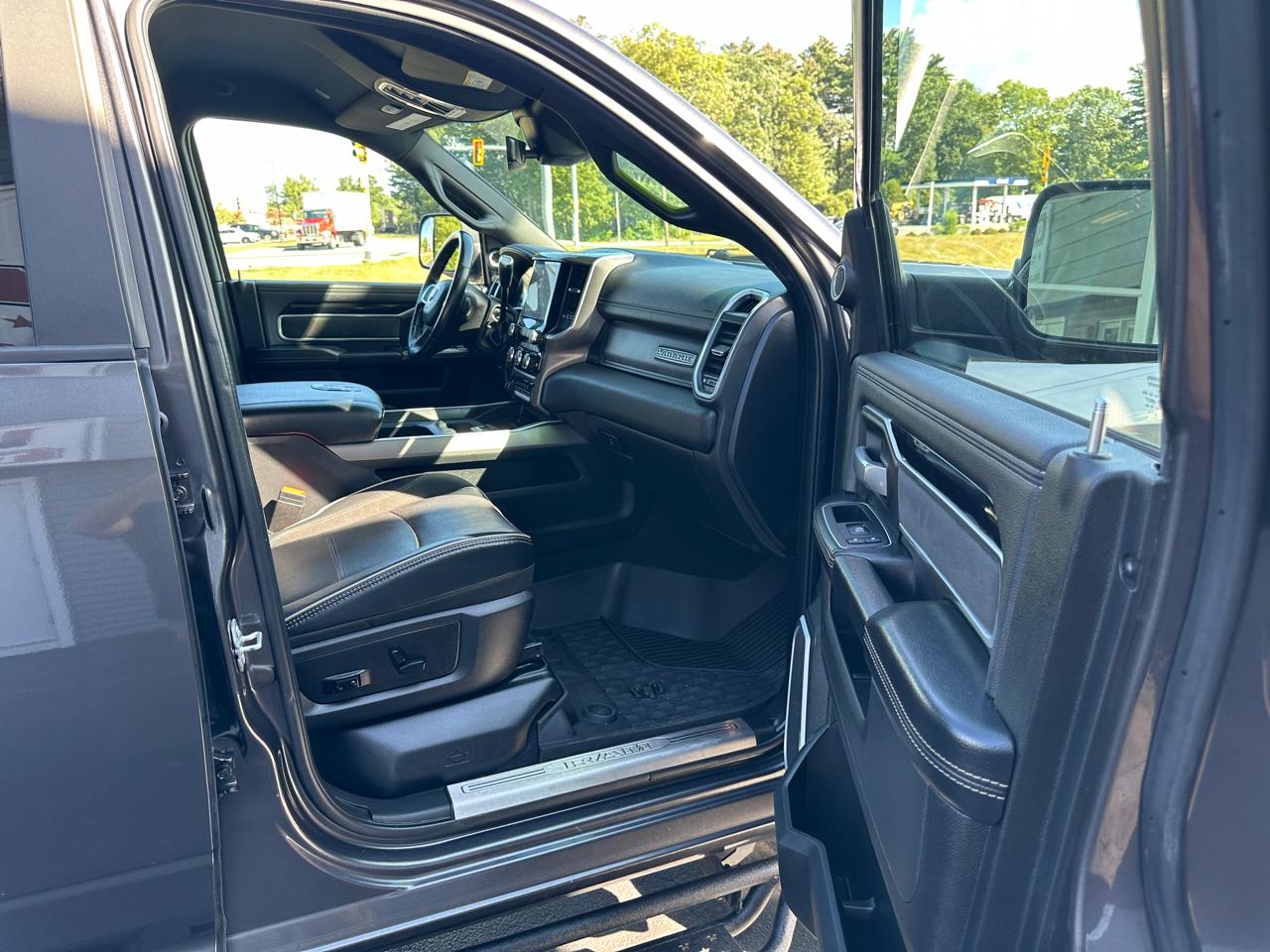 RAM 3500 Laramie Crew Cab SWB 4WD 2020