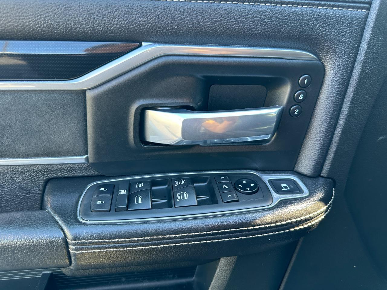 RAM 3500 Laramie Crew Cab SWB 4WD 2020