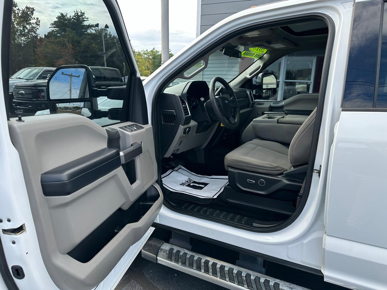 Ford F-350 SD XLT Crew Cab Short Bed 4WD 2018