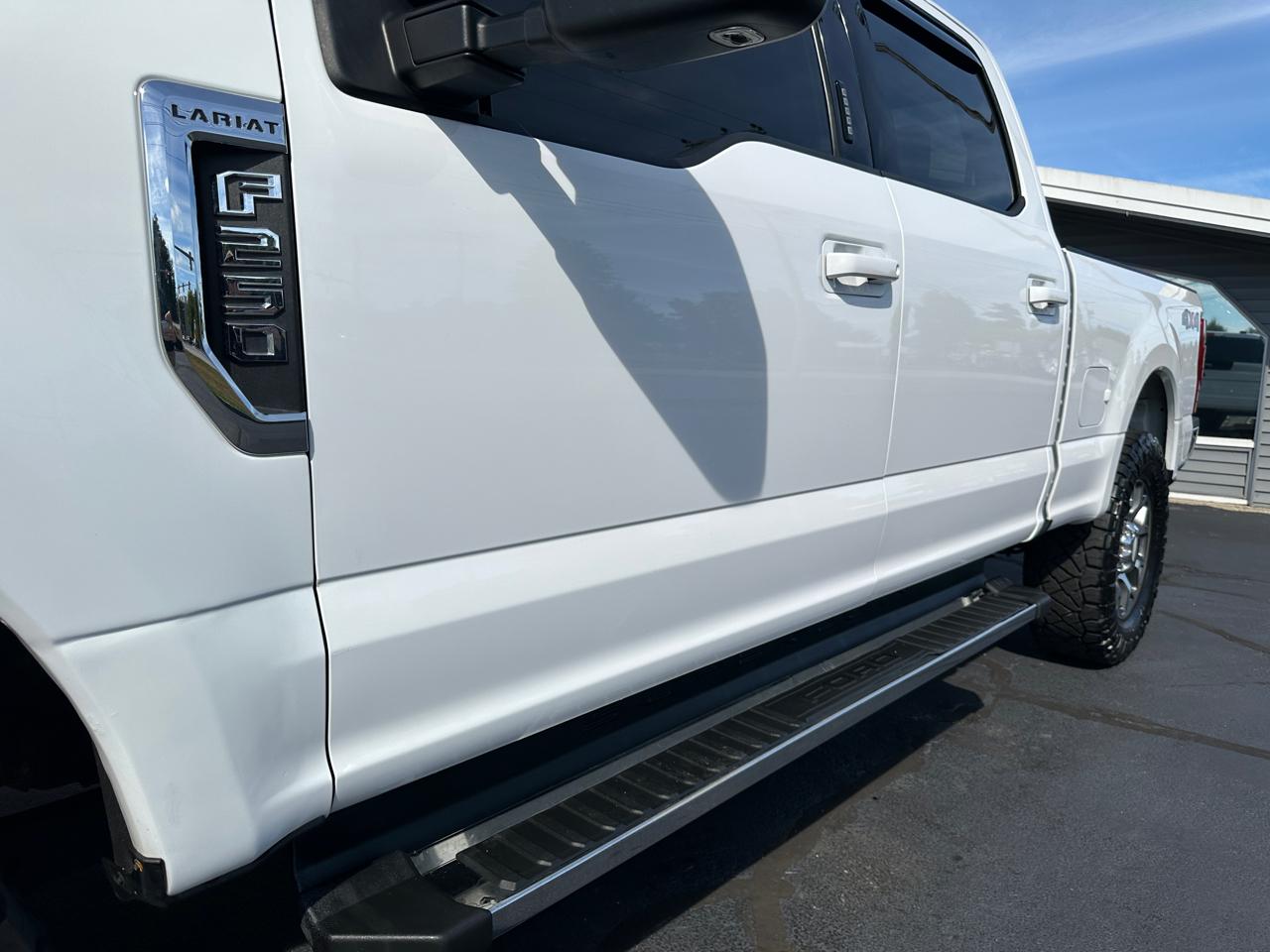 Ford F-250 SD Lariat Crew Cab Short Bed 4WD 2021