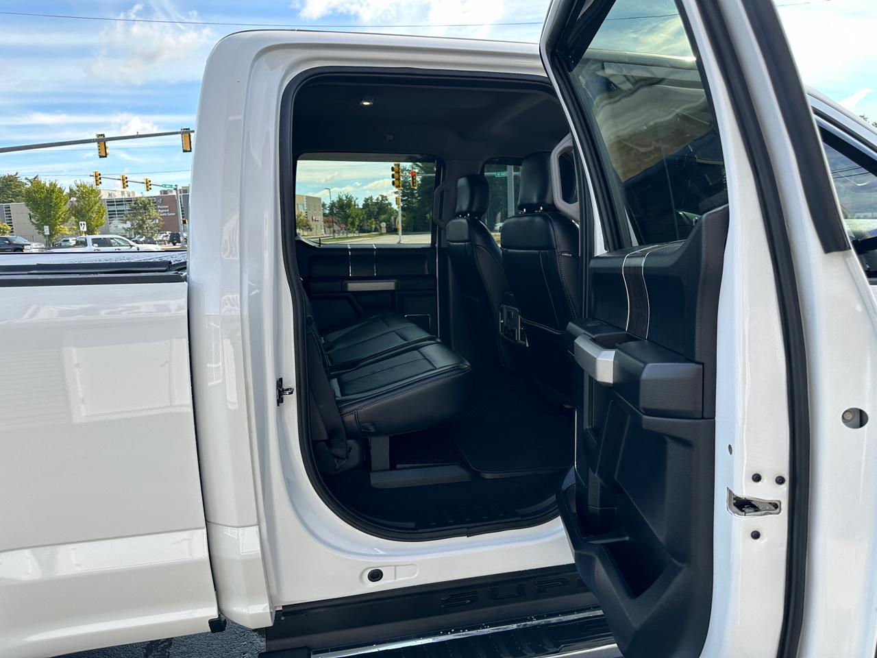 Ford F-250 SD Lariat Crew Cab Short Bed 4WD 2021