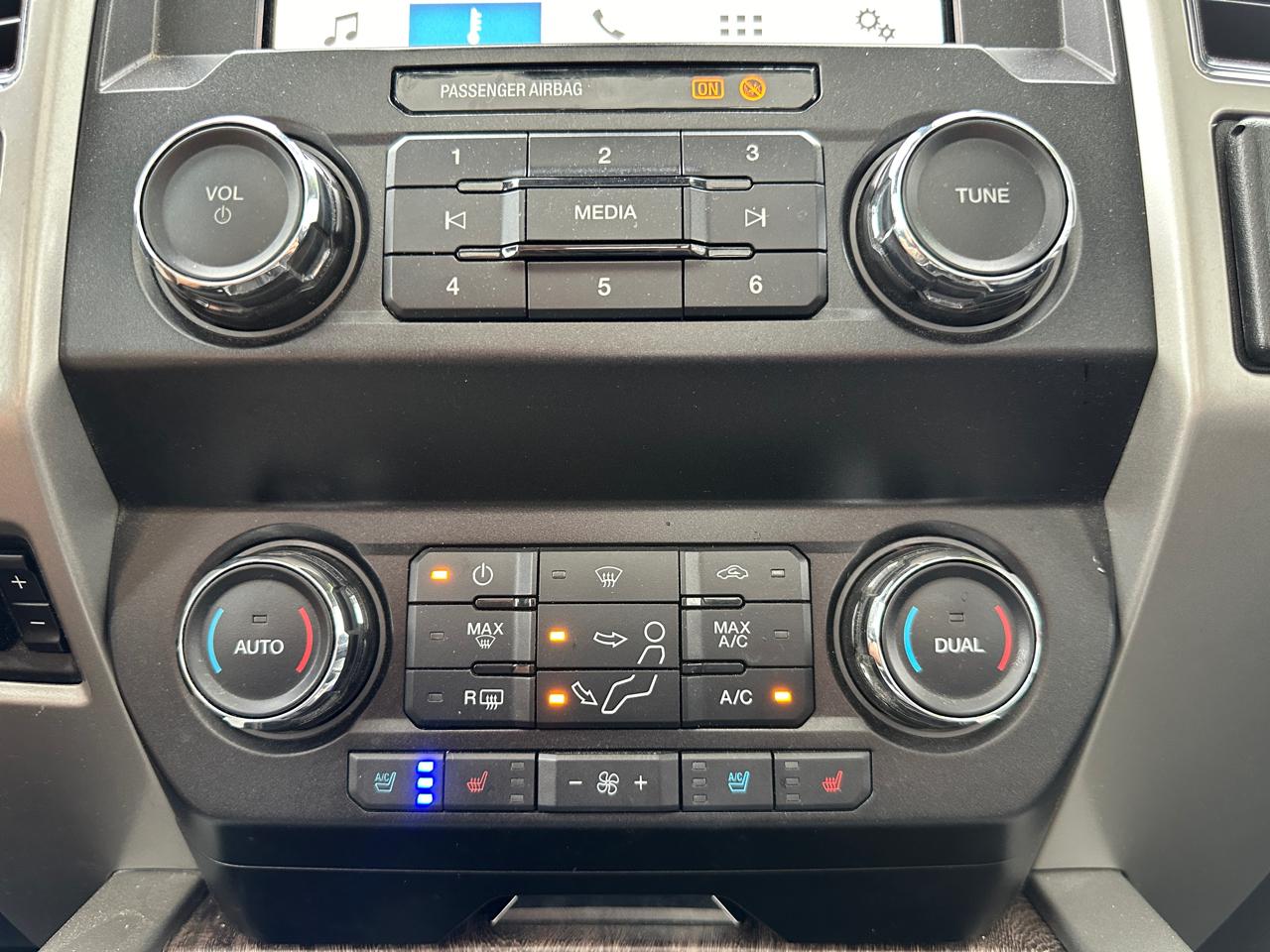 Ford F-350 SD Lariat Crew Cab 4WD 2019