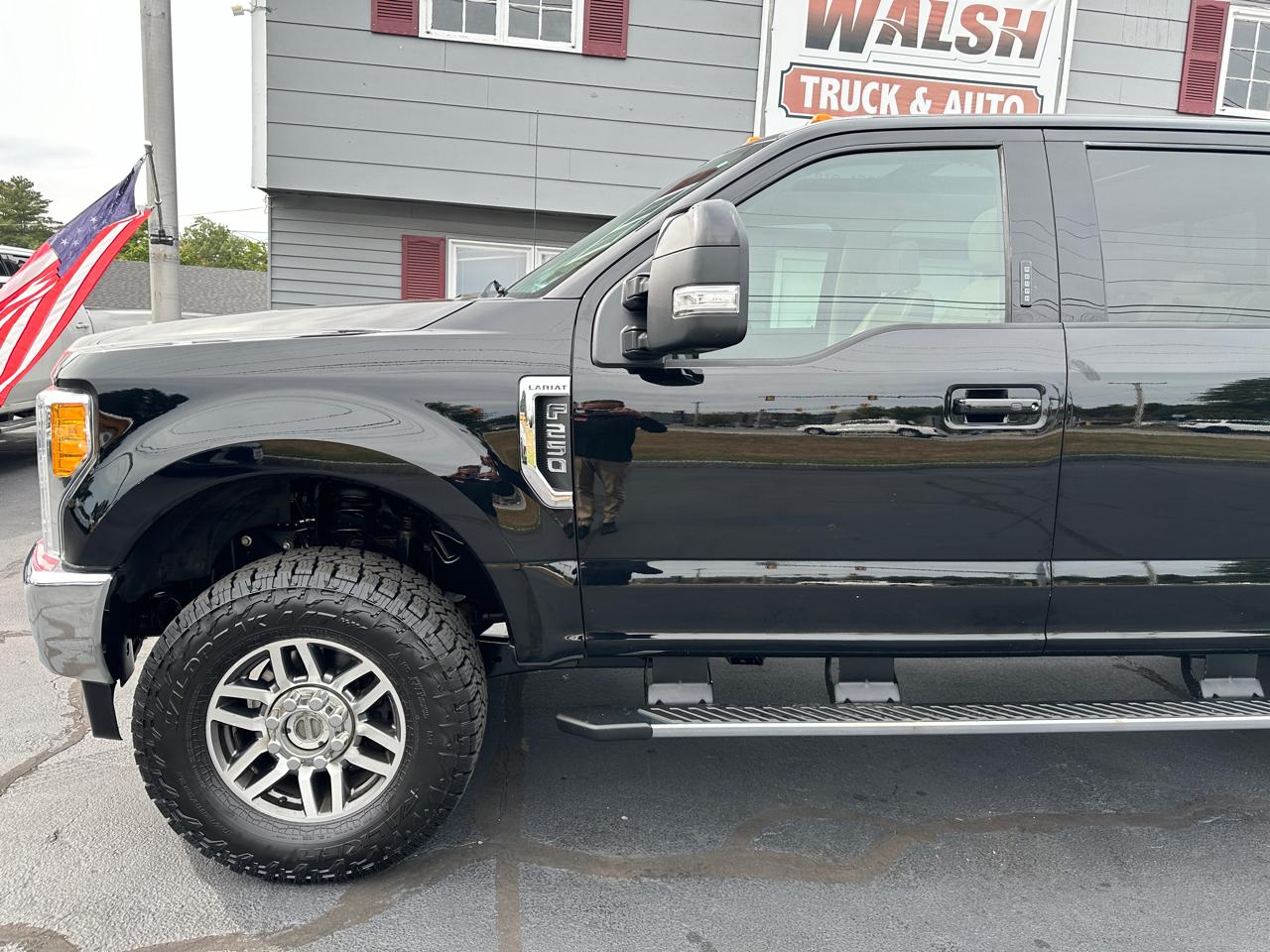 Ford F-250 SD Lariat Crew Cab 4WD 2017